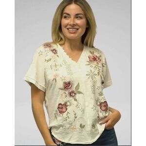 #2142 Caite NWOT Reva Embroidered Vneck Tee Top Size Small Ivory